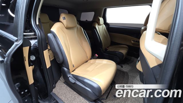 Kia Carnival (IV) Gasoline 9-Seater Prestige 2023 — фото 12