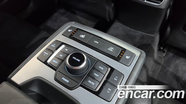 Genesis G80 3.3 GDI AWD Luxury 2018 — фото 31
