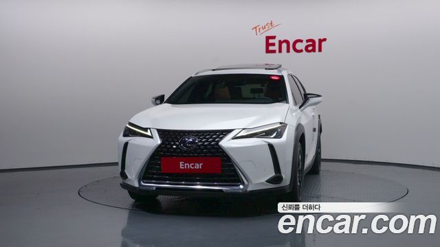 Lexus UX250h 2.0 2WD 2021 — фото 3