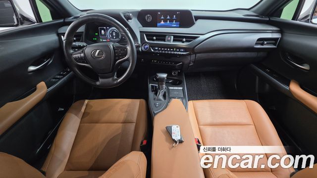 Lexus UX250h 2.0 2WD 2021 — фото 7