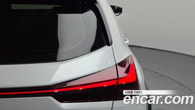 Lexus UX250h 2.0 2WD 2021 — фото 23