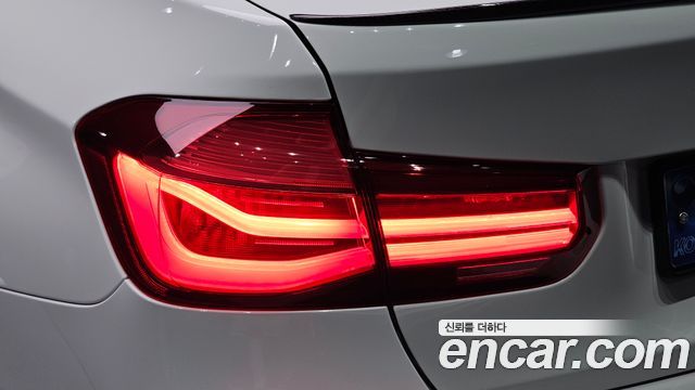 BMW 3 Series (F30) 330i M Sport Shadow 2018 — фото 23