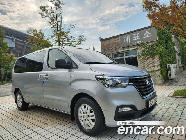 Hyundai Grand Starex Van 3-Seater Smart 2020 — фото 1