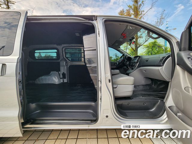 Hyundai Grand Starex Van 3-Seater Smart 2020 — фото 15