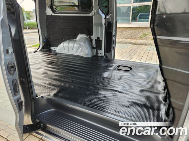 Hyundai Grand Starex Van 3-Seater Smart 2020 — фото 17