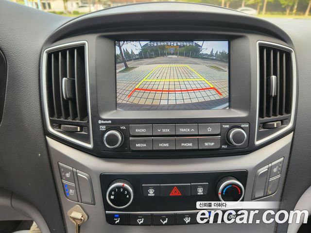 Hyundai Grand Starex Van 3-Seater Smart 2020 — фото 21