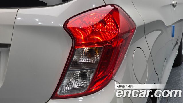 Chevrolet Spark LS 2019 — фото 23