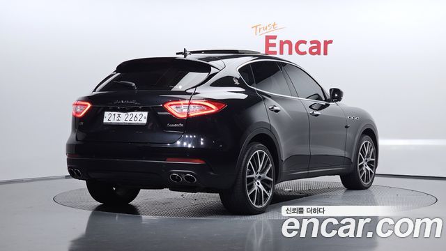 Maserati Levante 3.0 Diesel AWD 2018 — фото 2