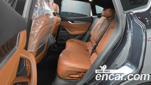 Maserati Levante 3.0 Diesel AWD 2018 — фото 12