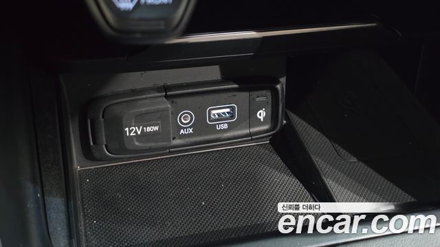 Genesis G70 2.0T Sport Package 2018 — фото 13