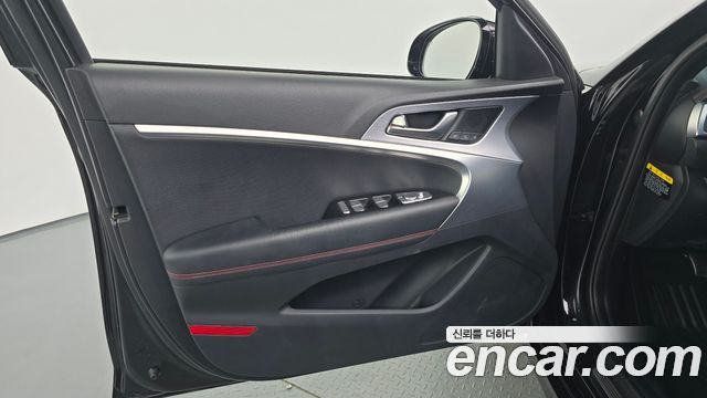 Genesis G70 2.0T Sport Package 2018 — фото 24