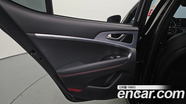 Genesis G70 2.0T Sport Package 2018 — фото 25