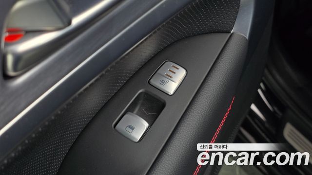 Genesis G70 2.0T Sport Package 2018 — фото 29