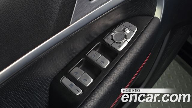 Genesis G70 2.0T Sport Package 2018 — фото 30