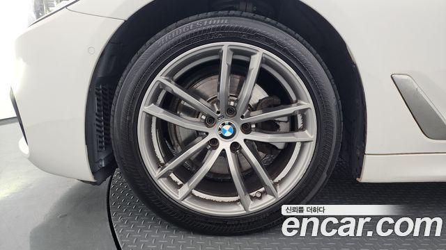 BMW 5 Series (G30) 520d xDrive M Sport Package 2018 — фото 5