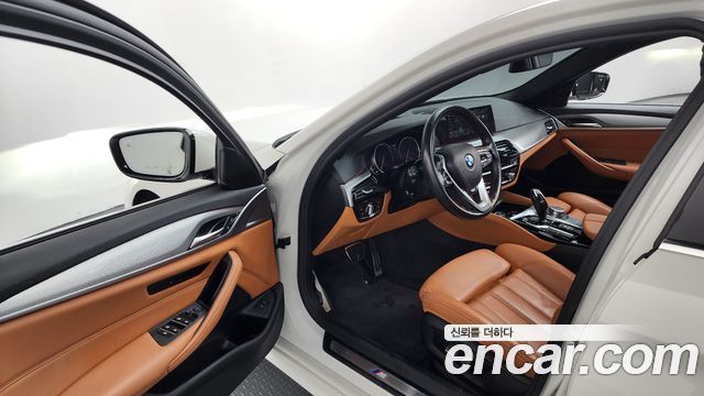 BMW 5 Series (G30) 520d xDrive M Sport Package 2018 — фото 10