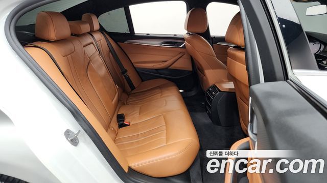 BMW 5 Series (G30) 520d xDrive M Sport Package 2018 — фото 11