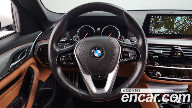 BMW 5 Series (G30) 520d xDrive M Sport Package 2018 — фото 12