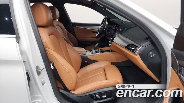 BMW 5 Series (G30) 520d xDrive M Sport Package 2018 — фото 26