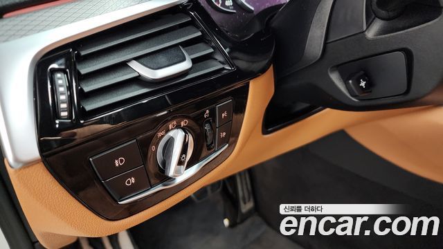 BMW 5 Series (G30) 520d xDrive M Sport Package 2018 — фото 30