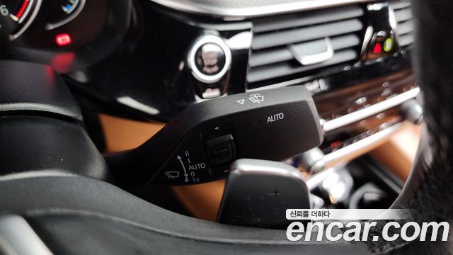 BMW 5 Series (G30) 520d xDrive M Sport Package 2018 — фото 39