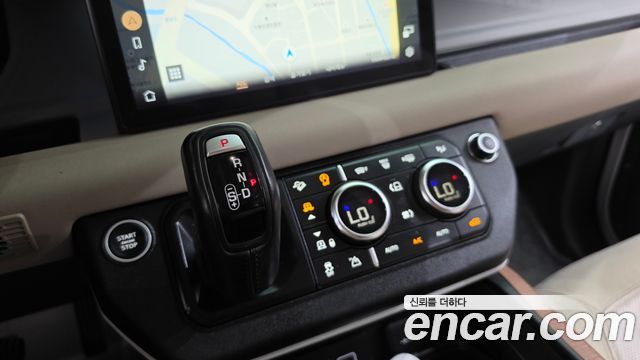 Land Rover Defender (L663) 110 D240 SE 2020 — фото 9