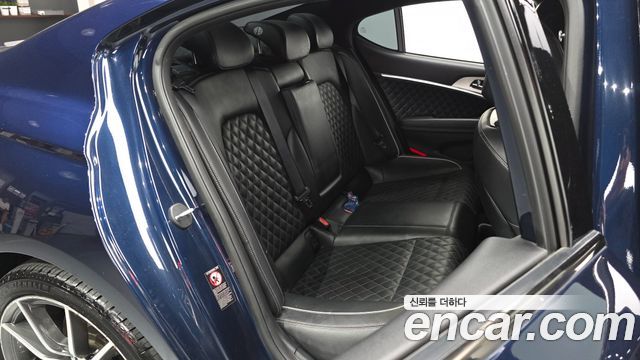 Genesis G70 2.0T Sport Package 2018 — фото 16