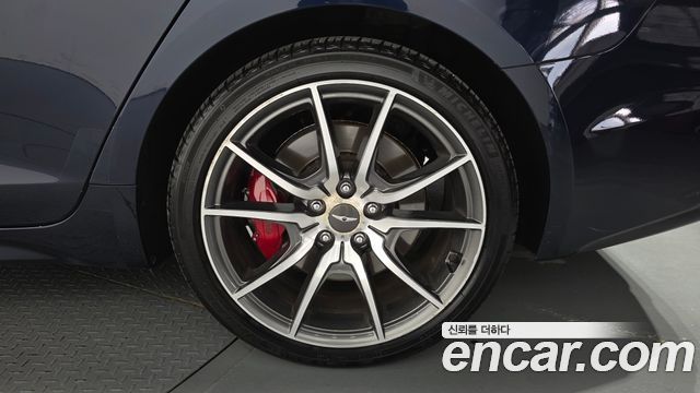 Genesis G70 2.0T Sport Package 2018 — фото 27