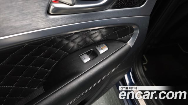 Genesis G70 2.0T Sport Package 2018 — фото 34