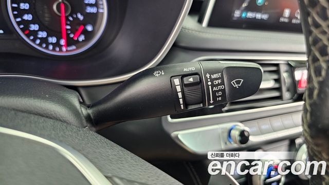 Genesis G70 2.0T Supreme 2018 — фото 15