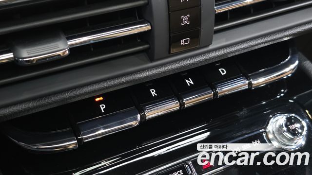 Lincoln Corsair 2.0 Reserve AWD 2021 — фото 9