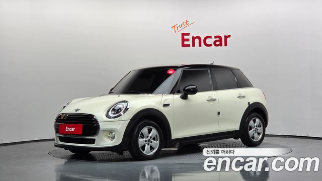 MINI Cooper 5Door Standard 3rd