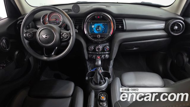 MINI Cooper 5Door Standard 3rd 2019 — фото 29