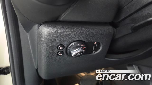 MINI Cooper 5Door Standard 3rd 2019 — фото 33