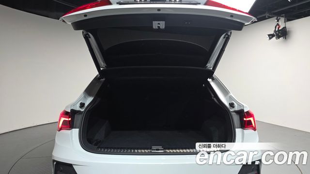Audi Q3 (F3) 35 TDI Premium Sportback 2023 — фото 20