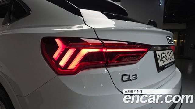 Audi Q3 (F3) 35 TDI Premium Sportback 2023 — фото 23