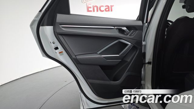 Audi Q3 (F3) 35 TDI Premium Sportback 2023 — фото 25