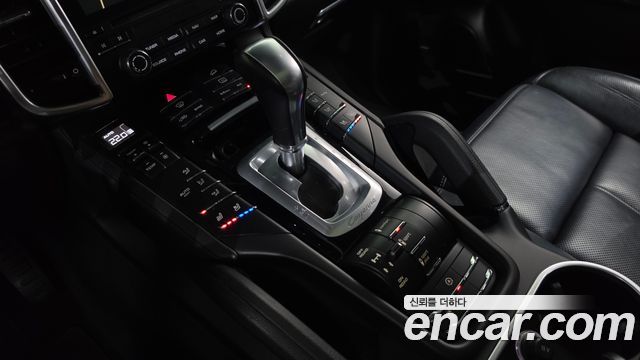 Porsche Cayenne 3.0 Diesel Platium Edition 958 2017 — фото 9