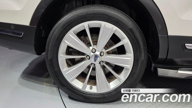 Ford Explorer 2.3 Limited 4WD 5th 2019 — фото 5