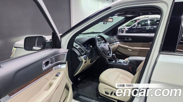 Ford Explorer 2.3 Limited 4WD 5th 2019 — фото 10