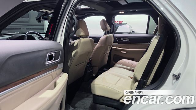 Ford Explorer 2.3 Limited 4WD 5th 2019 — фото 11