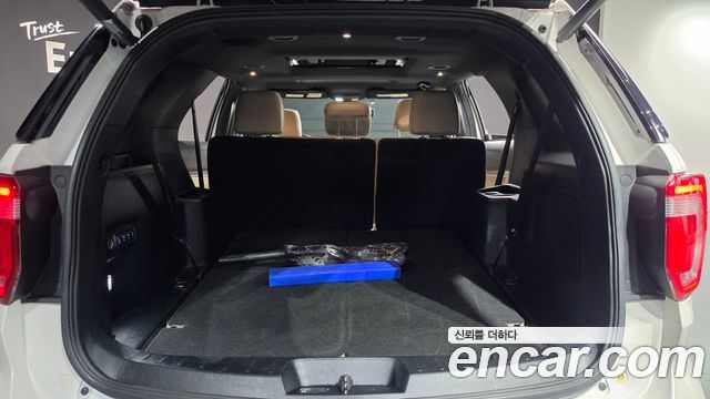 Ford Explorer 2.3 Limited 4WD 5th 2019 — фото 18