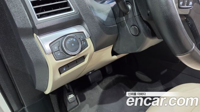 Ford Explorer 2.3 Limited 4WD 5th 2019 — фото 19