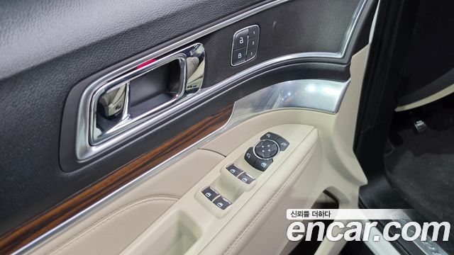 Ford Explorer 2.3 Limited 4WD 5th 2019 — фото 27