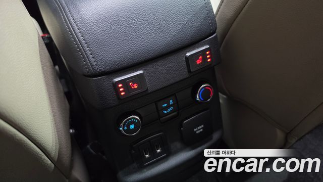 Ford Explorer 2.3 Limited 4WD 5th 2019 — фото 32
