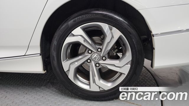 Honda Accord (X) 1.5 Turbo 2020 — фото 21