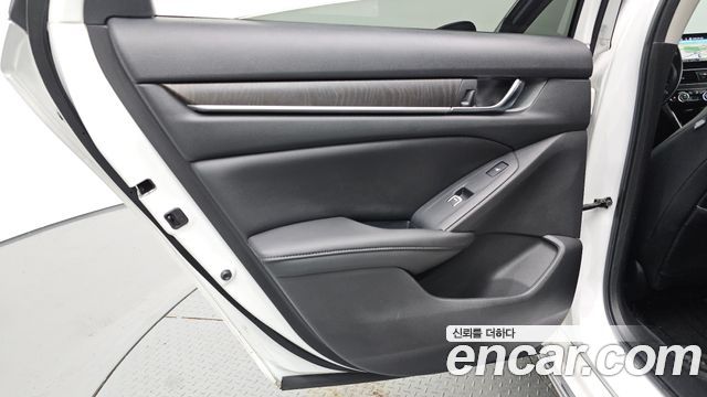 Honda Accord (X) 1.5 Turbo 2020 — фото 25