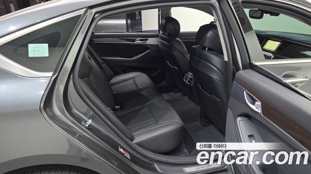 Genesis G80 2.2D AWD Luxury 2018 — фото 11