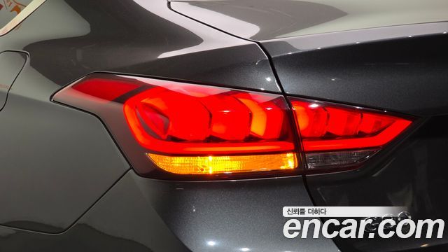 Genesis G80 2.2D AWD Luxury 2018 — фото 23