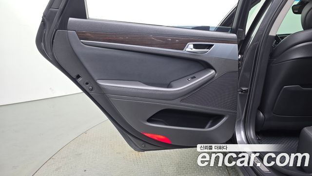 Genesis G80 2.2D AWD Luxury 2018 — фото 25